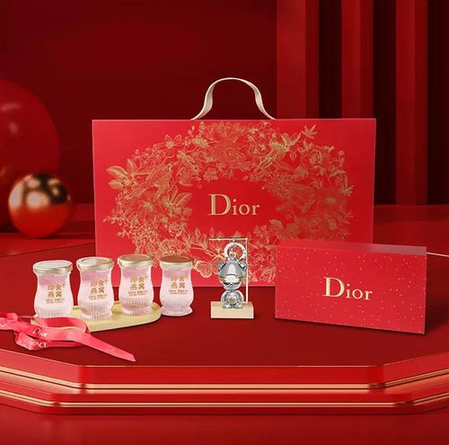 Случай с клиентом: Подарочная коробка для высококлассных птичьих гнезд Dior