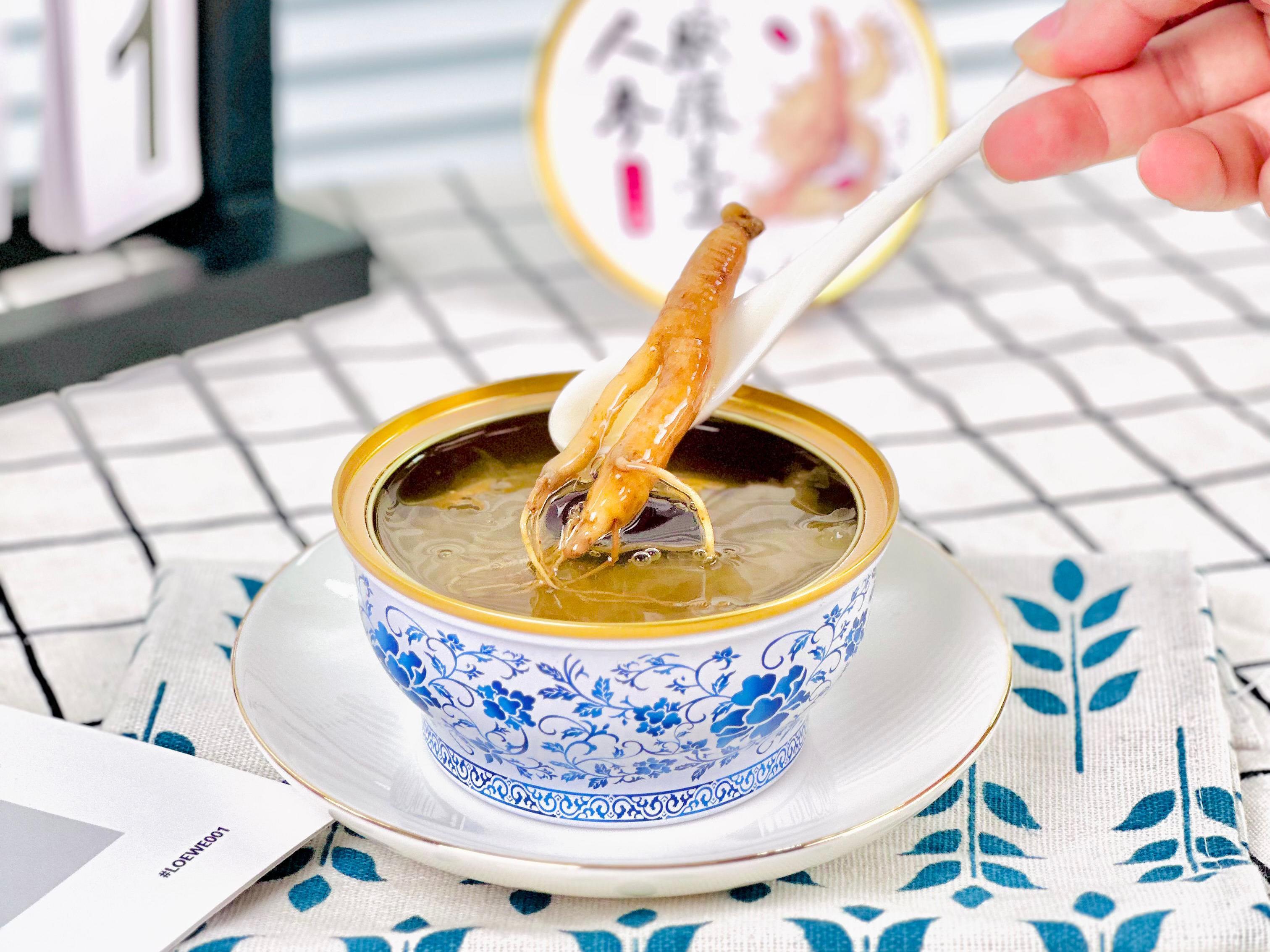 Последние дела компании о Функциональный напиток женьшеня: двойной выбор для поддержания здоровья и здоровья современных людей